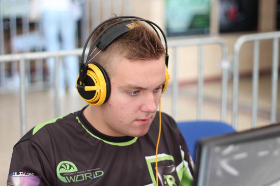 HOYA 格拉加斯团队战斗爆炸 1xn 女枪轰炸 TT2-1LNG 晋级半决赛