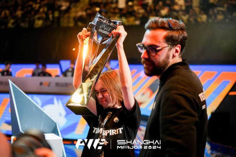 GRF替补选手就是无法击败主力选手！ Hope Jinx追杀并击杀了 Anyone's Legend 并在一个月内两次击杀 Top Esports