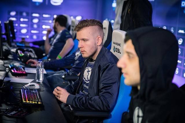 CS本周世界排名：Falcons上升一位，paiN进入前十