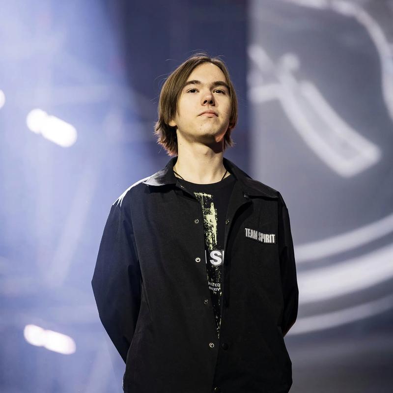 Launders 计划在 Nouns 的支持下在加拿大举办一场创纪录的 LAN 比赛；